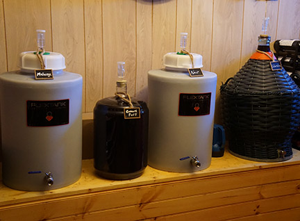 Wine aging storage vessels